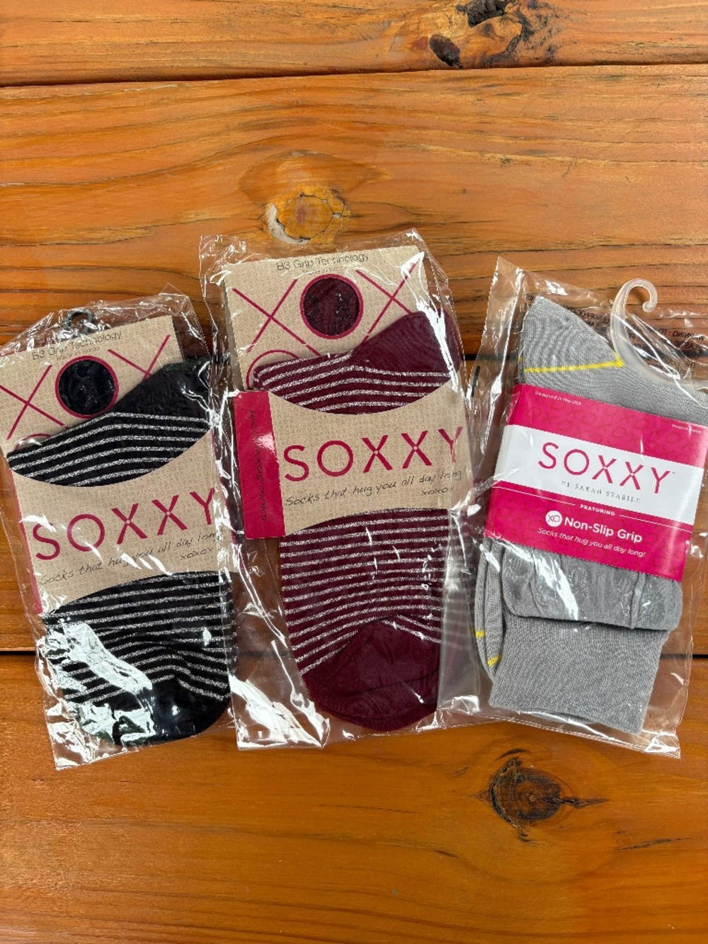 NWT 3 Pairs Soxxy Ankle Socks